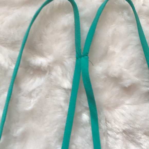 🎉SALE🎉EXPRESS Beautiful blouse💕❄️ - Picture 3 of 8